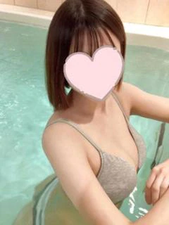 馬越まりえ