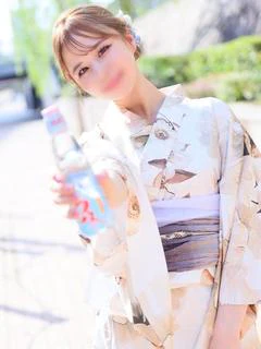 愛沢 エレナ