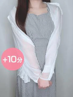 楠なぎさ