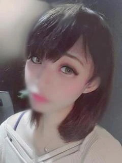 愛川 ユリア