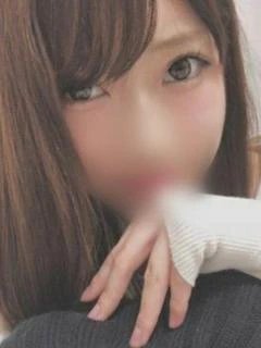 八束 まりん
