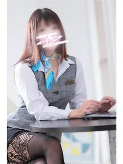 初美 あいか