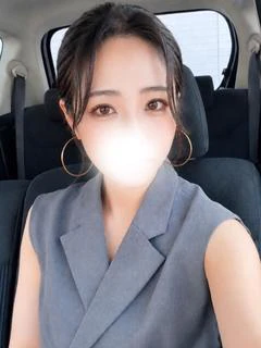 叶 まり