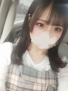 くう【喜びが止まらない清純娘】