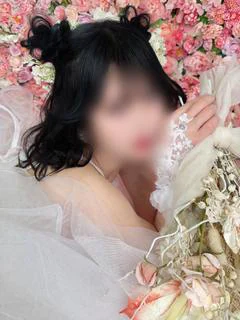 にや