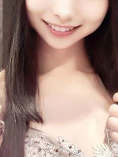 新藤あゆは