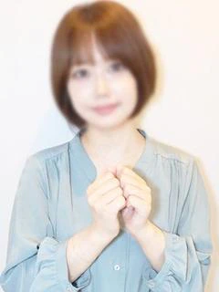 みなみ 弘中アナ激似美女！