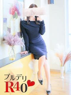 上杉亜弥
