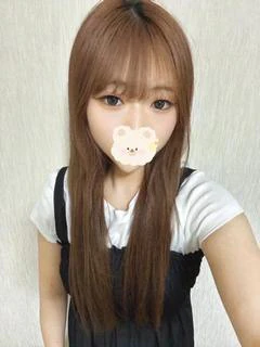 みなと★19歳パイパン女子大生★