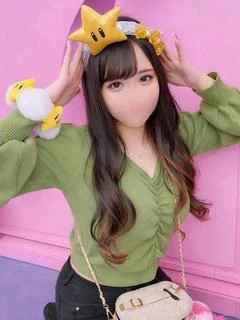 ひなの【愛嬌抜群の美女】
