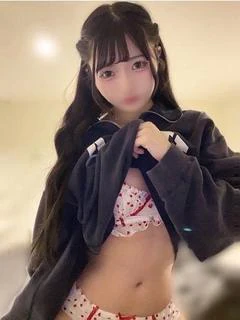 あすな【距離感ゼロ恋人気分】