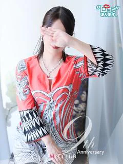 彩奈 清潔感漂うミセスレディ
