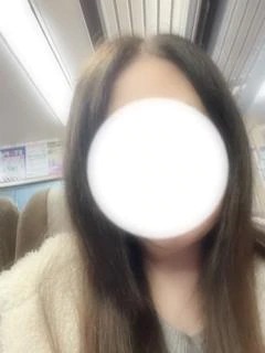 まり(オナニーで潮吹きます)