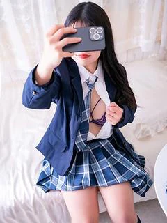 小栗 まなほ