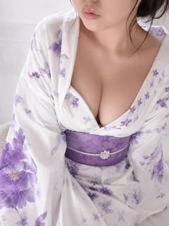 ゆうり☆この胸一度堪能して下さい