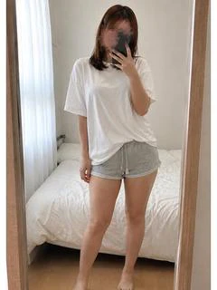 【れいな】現役学生♡地元巨乳！