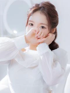 真白 れな