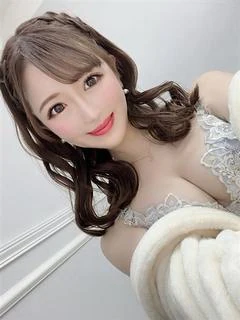 華月ももな
