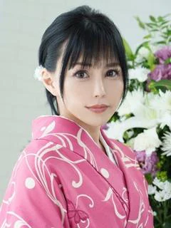 白雪由夏