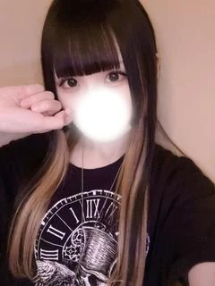 初春うい