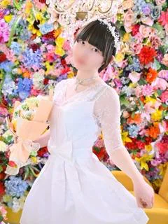 かるみ 業界初素人美少女